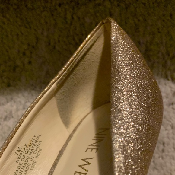 🎉Host Pick 🎉 Nine West - Gold Sparkle Heels - Picture 8 of 12